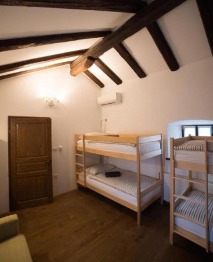 Hostel Skrla ดิวัตชา ภายนอก รูปภาพ
