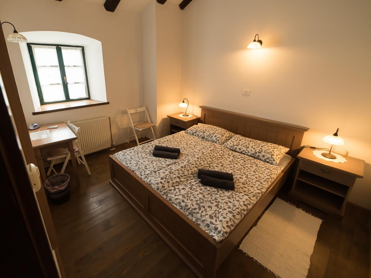 Hostel Skrla ดิวัตชา ภายนอก รูปภาพ