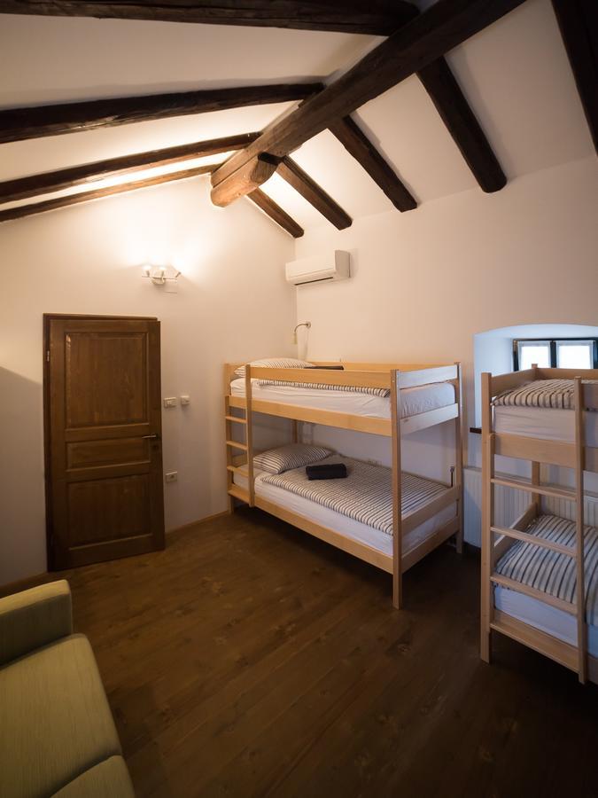 Hostel Skrla ดิวัตชา ภายนอก รูปภาพ