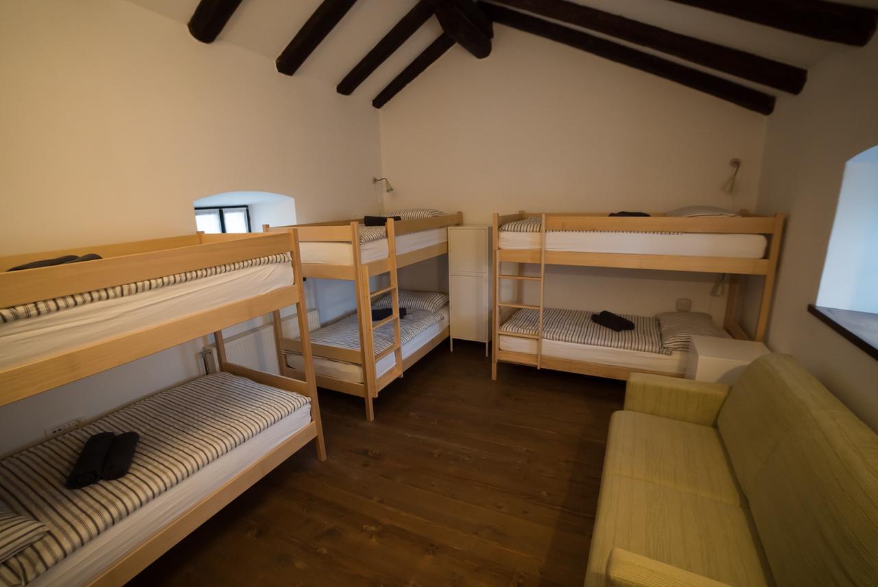 Hostel Skrla ดิวัตชา ภายนอก รูปภาพ
